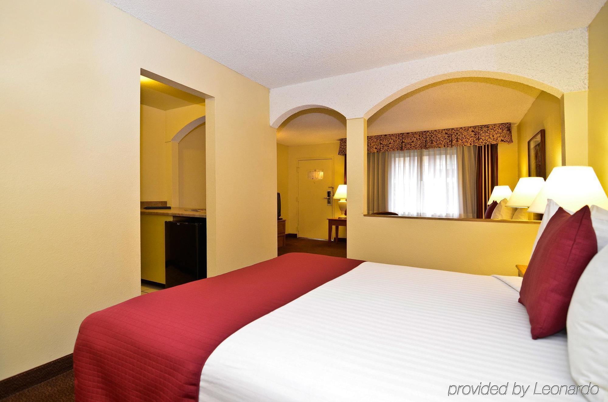 Mardi Gras Hotel & Casino Las Vegas Room photo